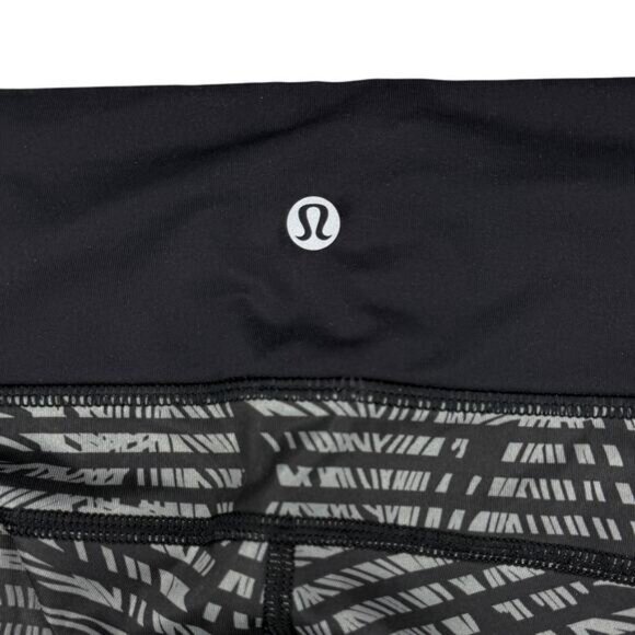 Lululemon Run: Top Speed Crop In Stripe Play Slate Black Size 4 - Picture 9 of 10